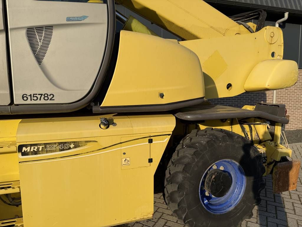 Manitou MRT 2540 Plus Privilege ST4