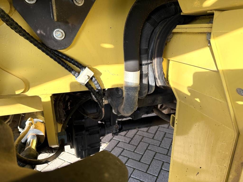 Manitou MRT 2540 Plus Privilege ST4