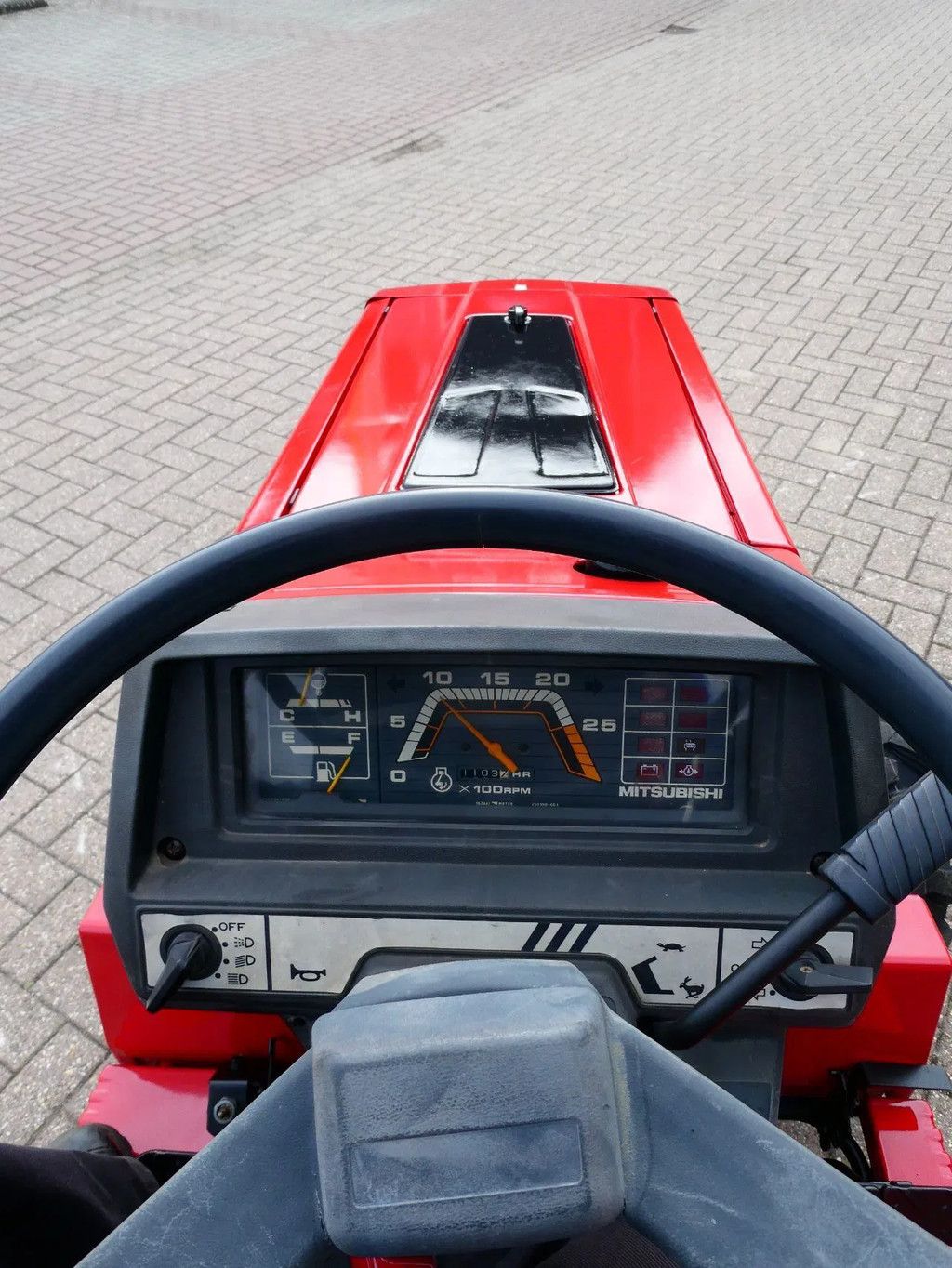 Mitsubishi MT16 4wd / 1103 Draaiuren / Industriebanden