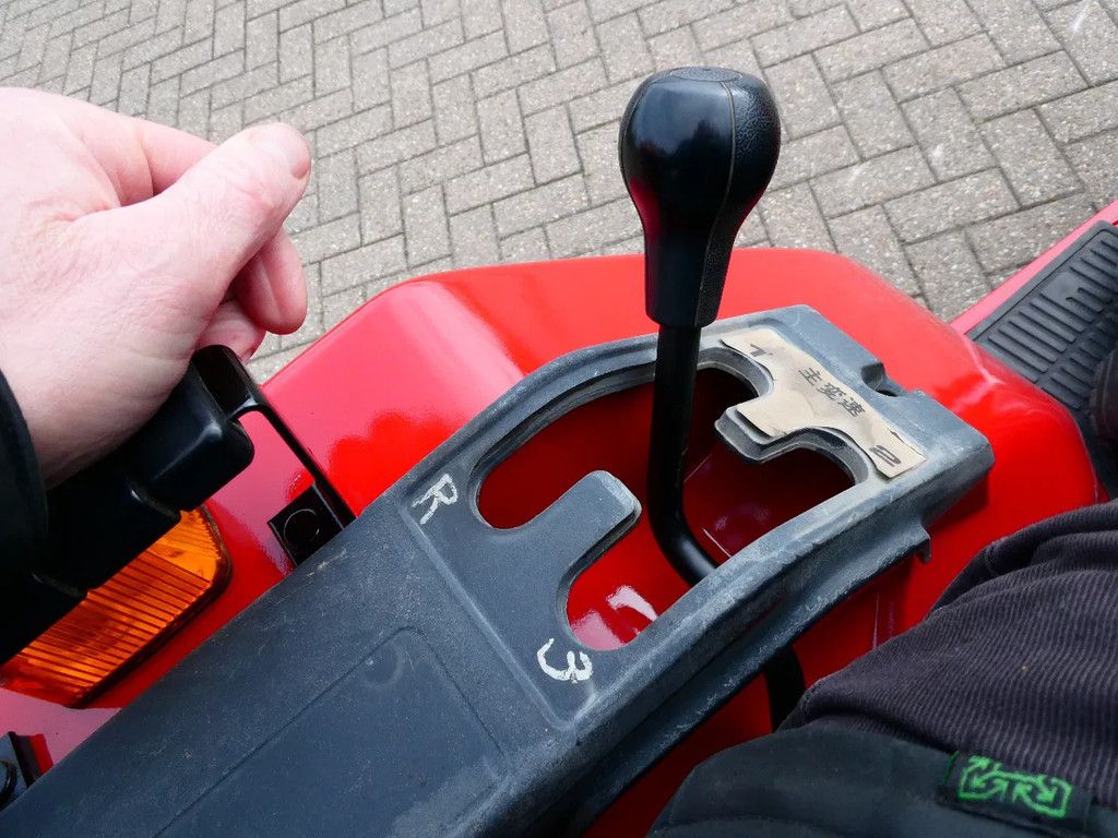 Mitsubishi MT16 4wd / 1103 Draaiuren / Industriebanden