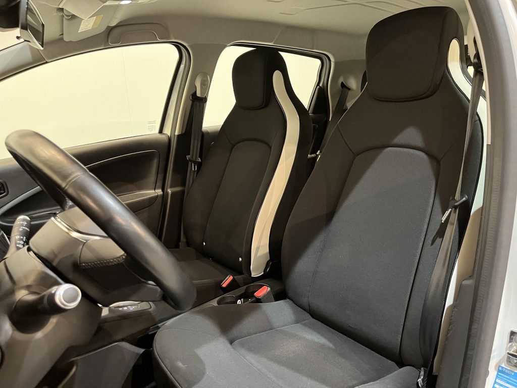Renault ZOE R110 Life 52 kWh (Incl. Accu) / CarPlay / Airco / Cruise Control / PDC / 21.000 KM !! Prijs ex BTW € 10.700,-