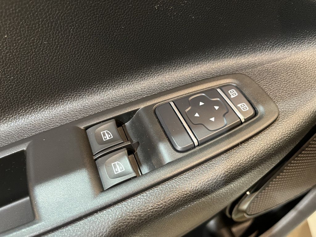 Renault ZOE R110 Life 52 kWh (Incl. Accu) / CarPlay / Airco / Cruise Control / PDC / 21.000 KM !! Prijs ex BTW € 10.700,-