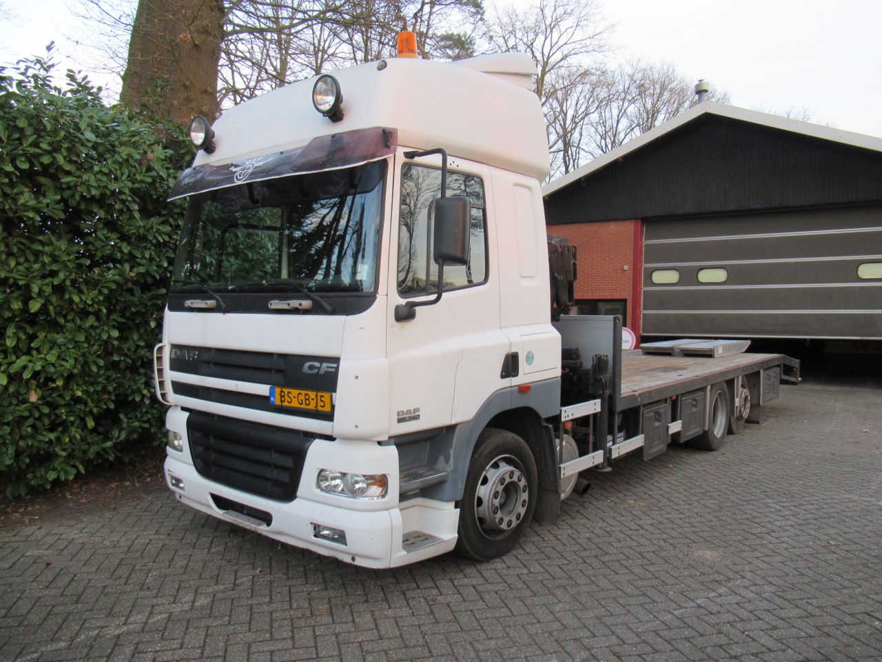 Daf cf85 6x2 oprijwagen met hiab kraan
