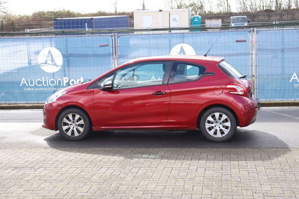 Pkw Peugeot 208 Benzin 82 PS 2015 (Margin)