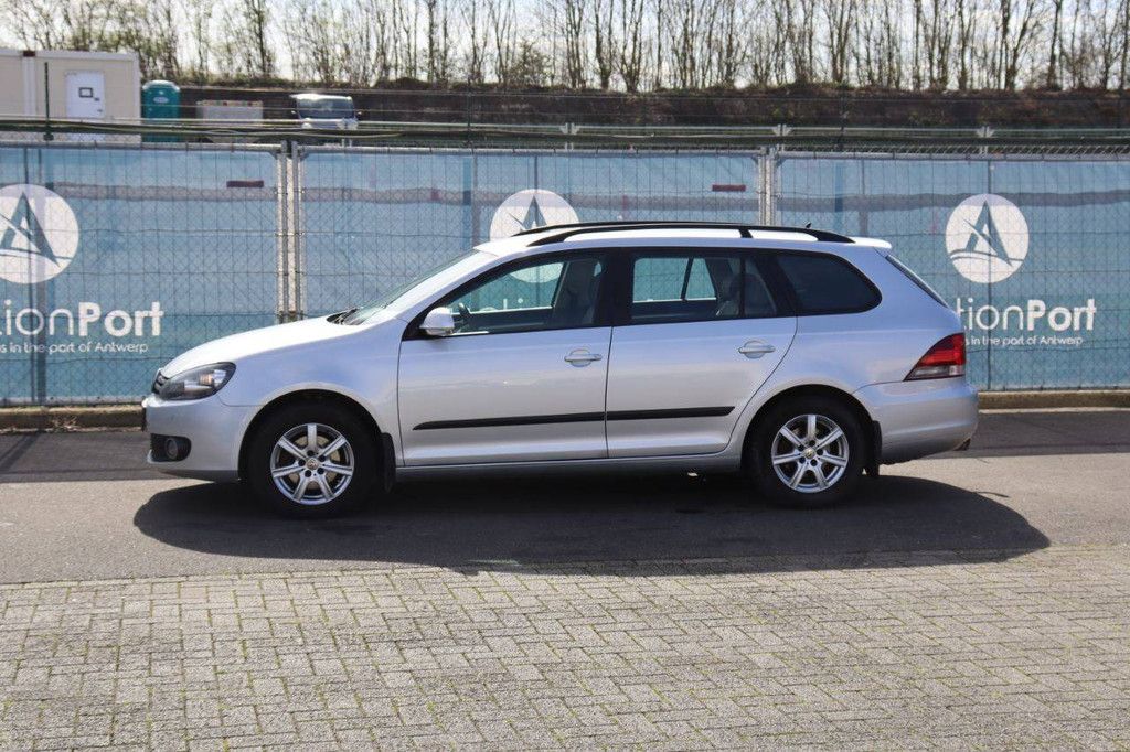 Passenger car Volkswagen Golf Petrol 105hp 2012 (Margin)