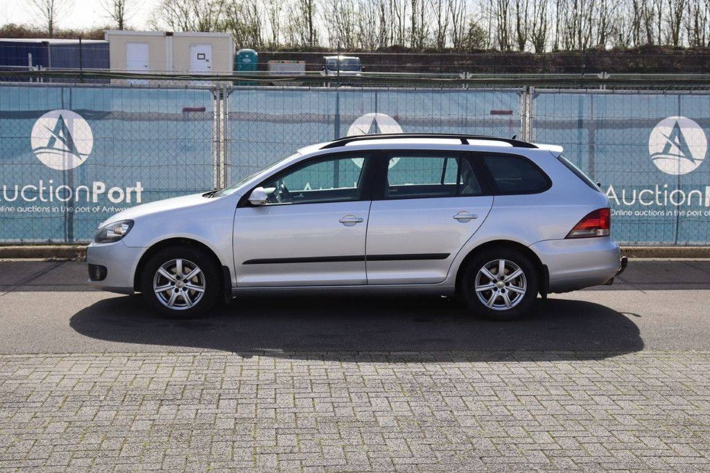 Passenger car Volkswagen Golf Petrol 105hp 2012 (Margin)