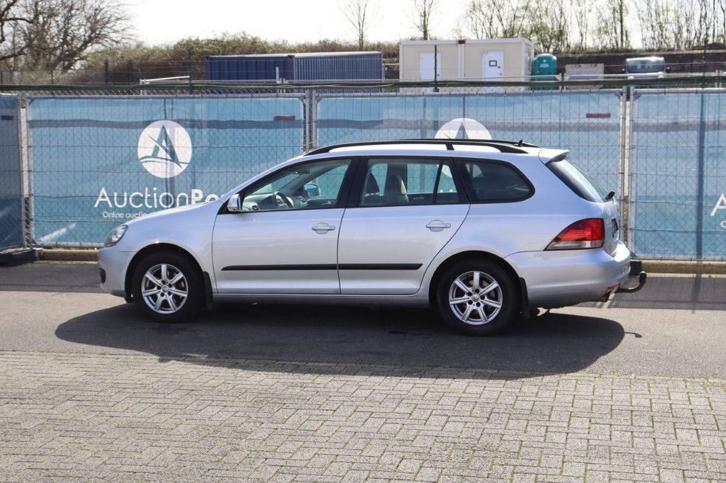 Passenger car Volkswagen Golf Petrol 105hp 2012 (Margin)