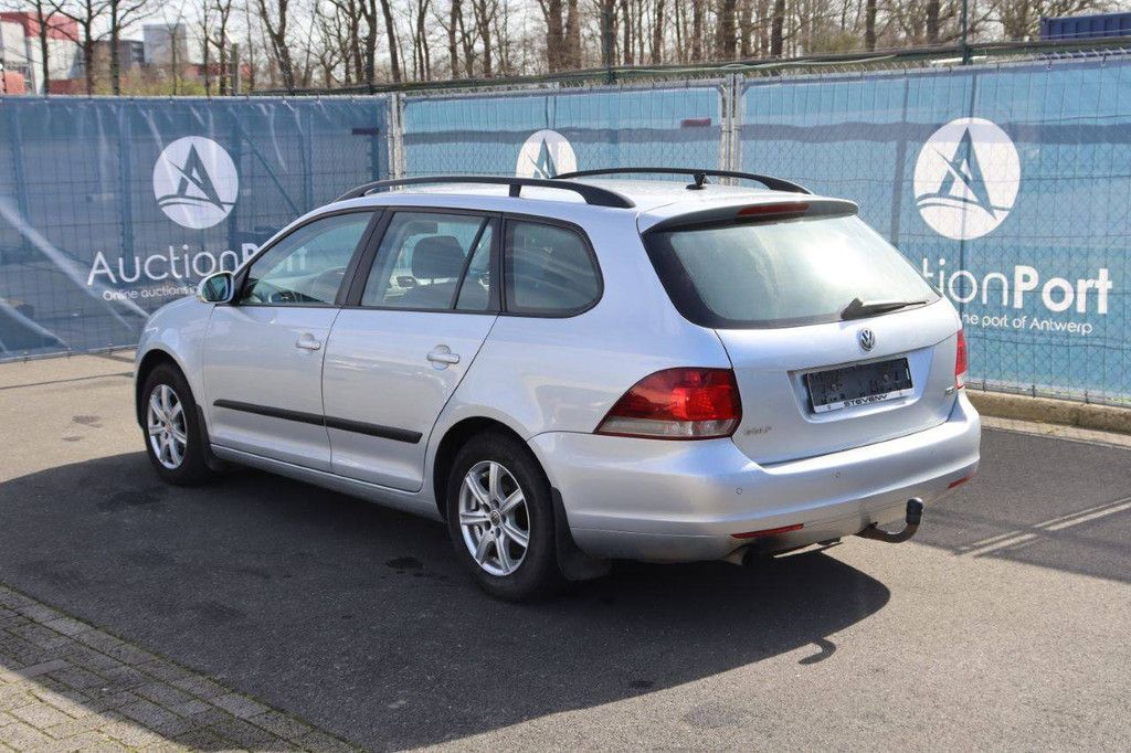 Passenger car Volkswagen Golf Petrol 105hp 2012 (Margin)