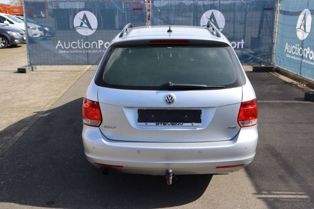 Passenger car Volkswagen Golf Petrol 105hp 2012 (Margin)