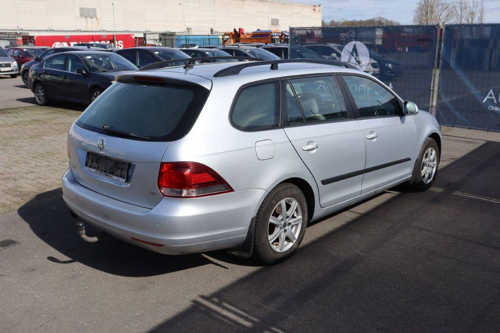 Passenger car Volkswagen Golf Petrol 105hp 2012 (Margin)