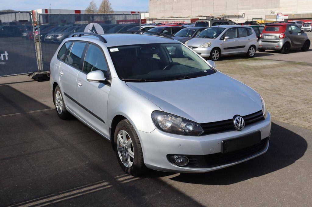 Passenger car Volkswagen Golf Petrol 105hp 2012 (Margin)