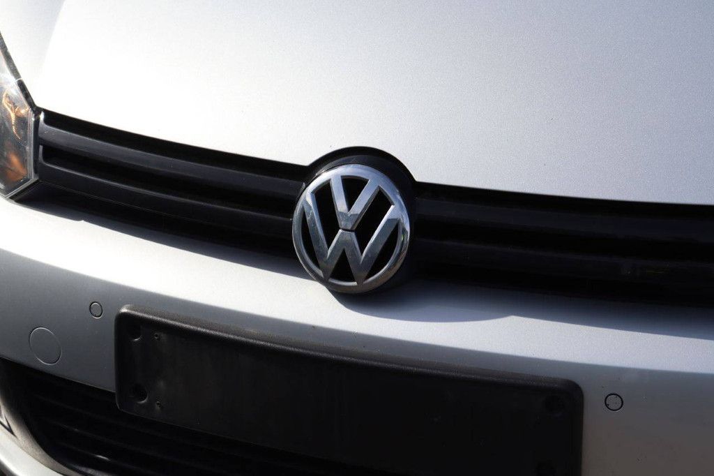 Passenger car Volkswagen Golf Petrol 105hp 2012 (Margin)