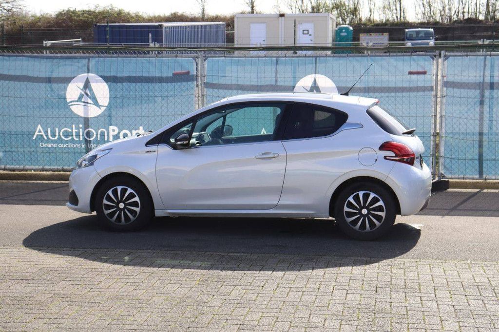 Pkw Peugeot 208 Benzin 110 PS 2018 (Margin)