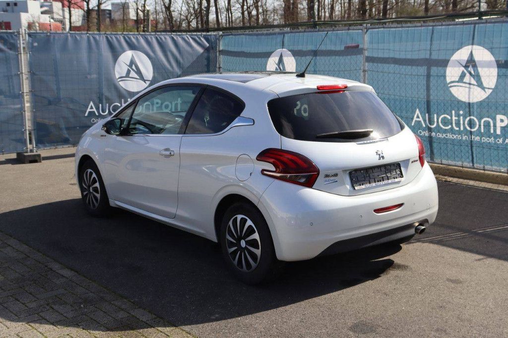 Pkw Peugeot 208 Benzin 110 PS 2018 (Margin)