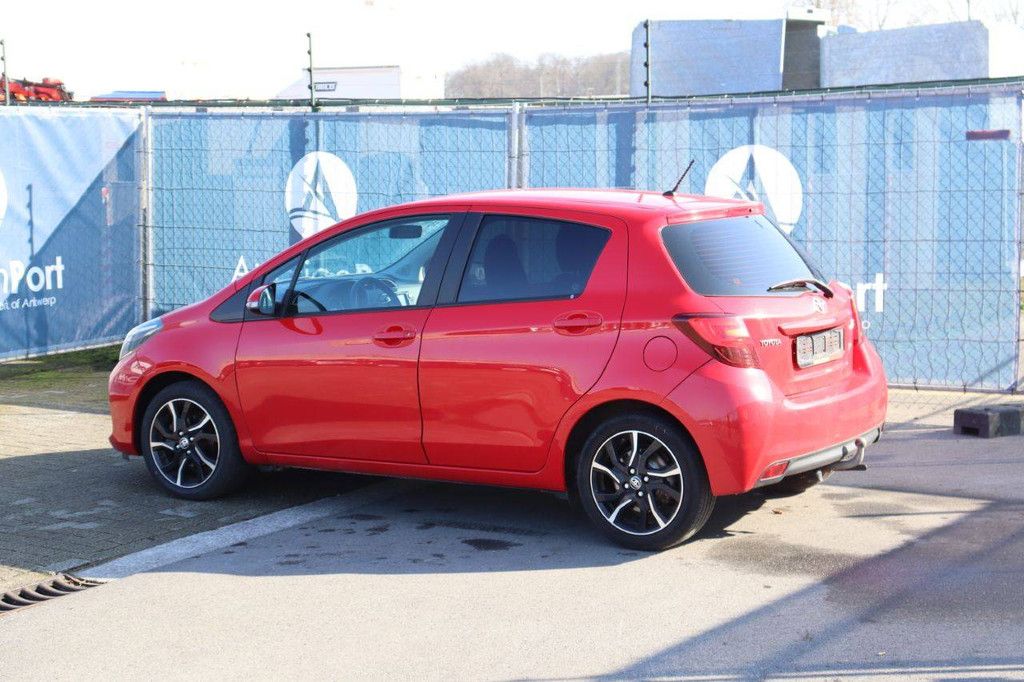 Passenger car Toyota Yaris Petrol 99hp 2016 (Margin)