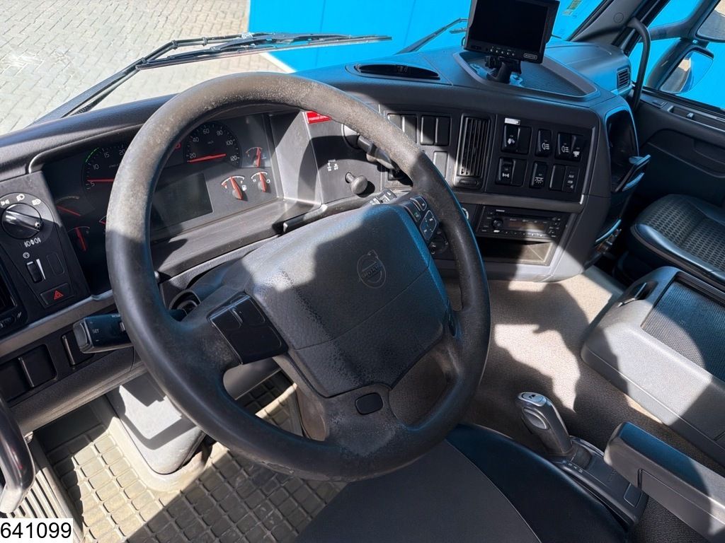 Volvo FMX 330 EURO 5, PTO, 14.000 liter, 3 Comp, milk