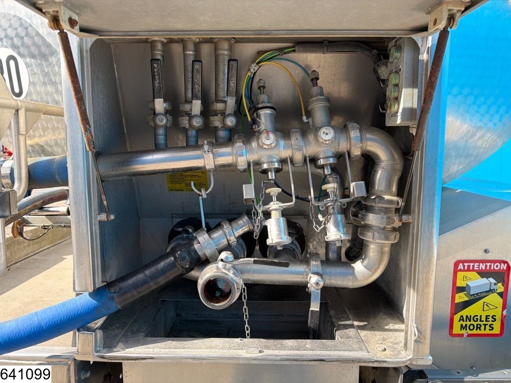 Volvo FMX 330 EURO 5, PTO, 14.000 liter, 3 Comp, milk