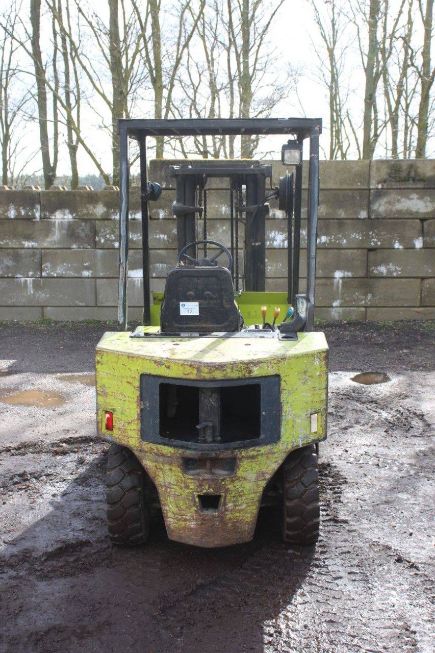 Forklift Clark DPM30N Diesel 2410kg 1989