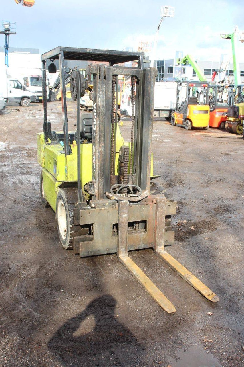 Forklift Clark DPM30N Diesel 2410kg 1989