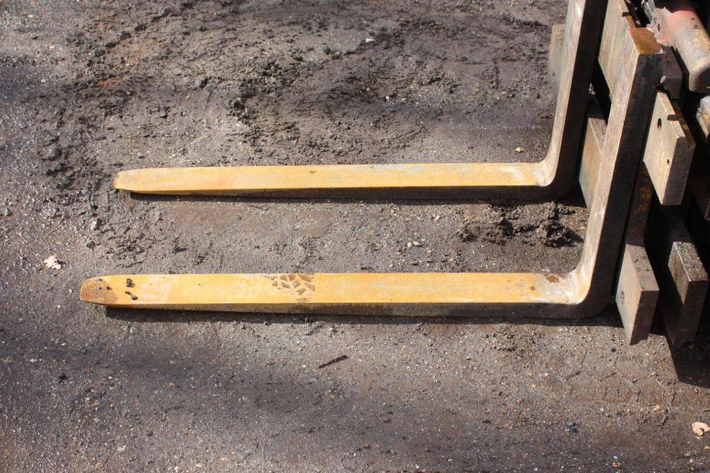 Forklift Clark DPM30N Diesel 2410kg 1989