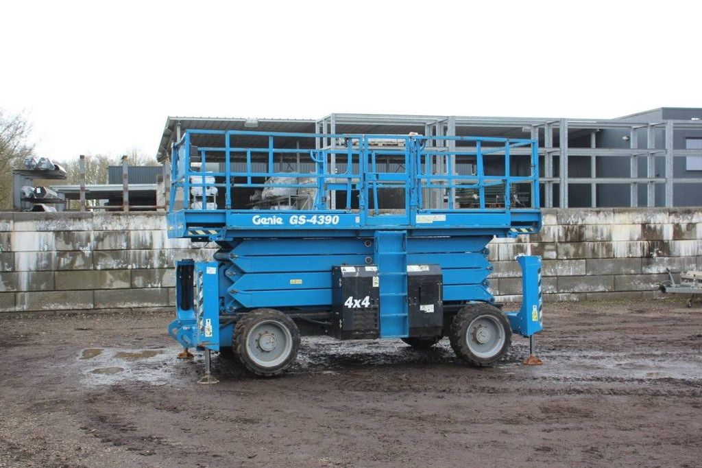 Scissor lift Genie GS-4390 Diesel 15.11m 2016