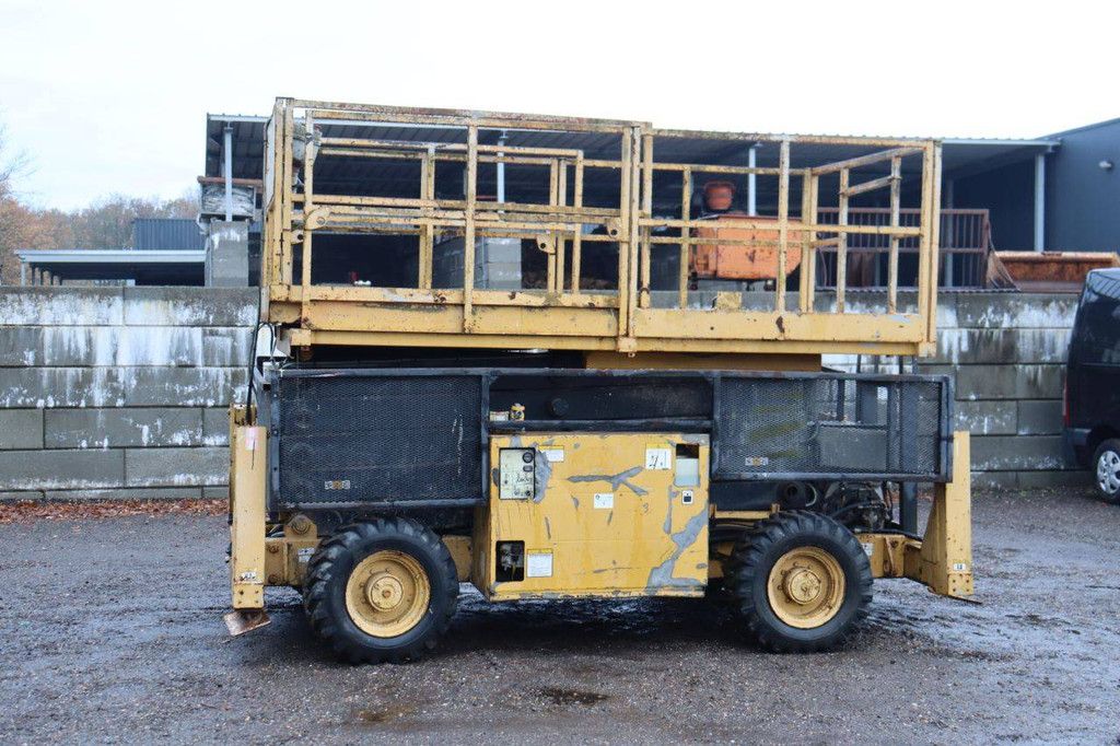 Schaarlift Grove SM4688 XT Diesel 14.2m 2000