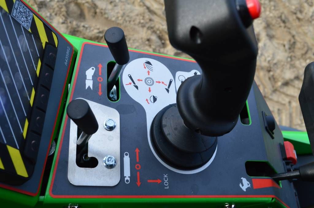 Avant 528 TDL Kniklader/Shovel