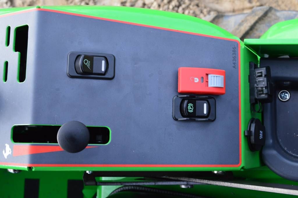 Avant 528 TDL Kniklader/Shovel