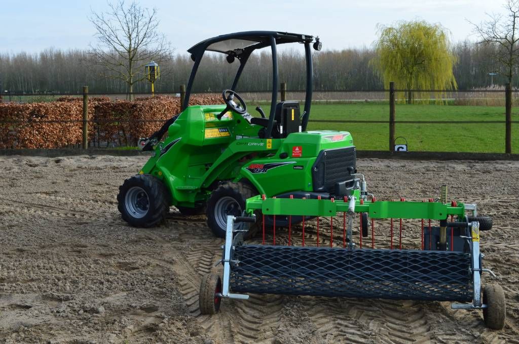 Avant 528 TDL Kniklader/Shovel