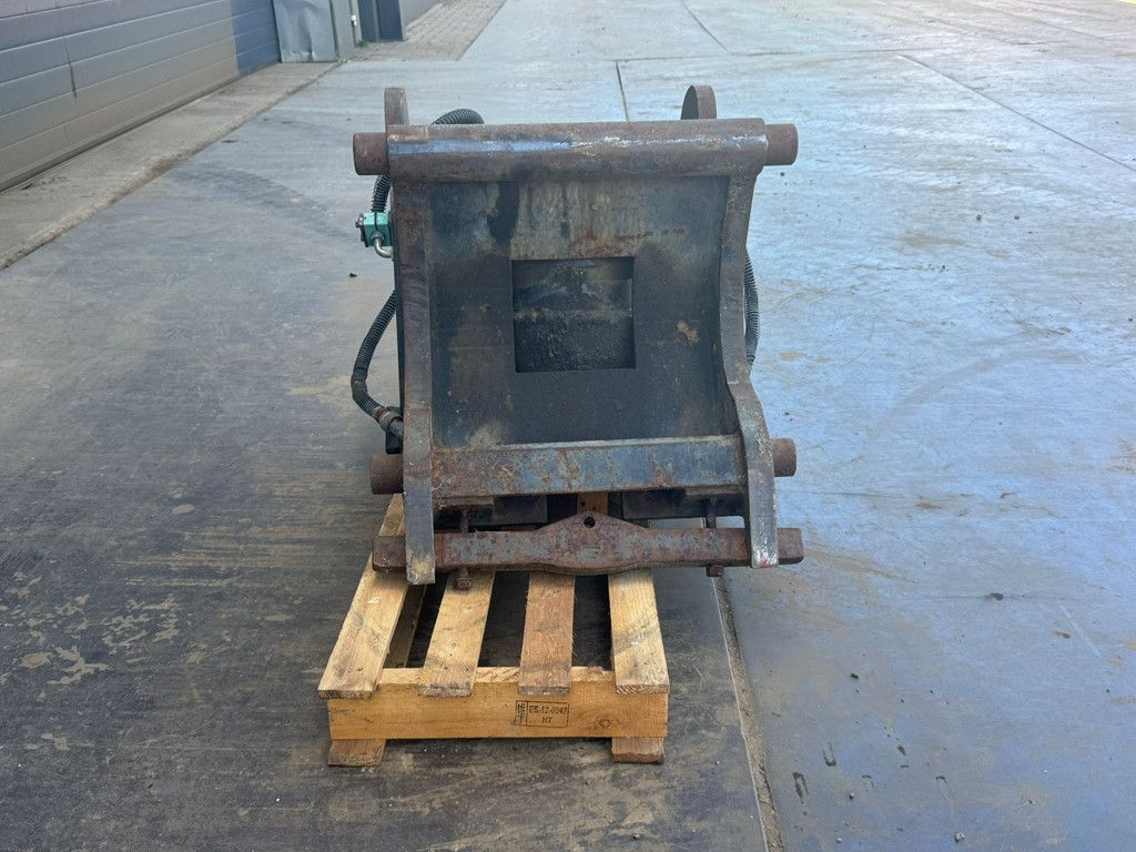Tilting Quick Coupler CW30