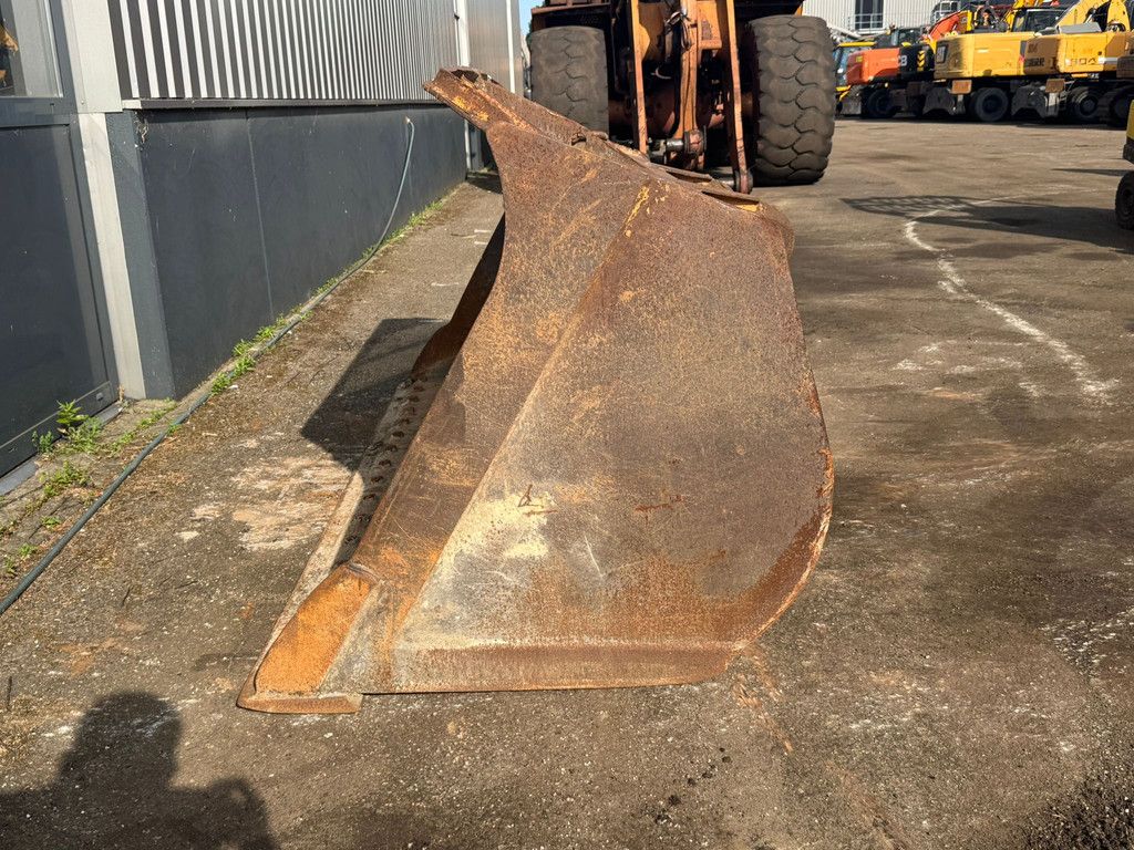 Unknown WG-2500 Volvo small