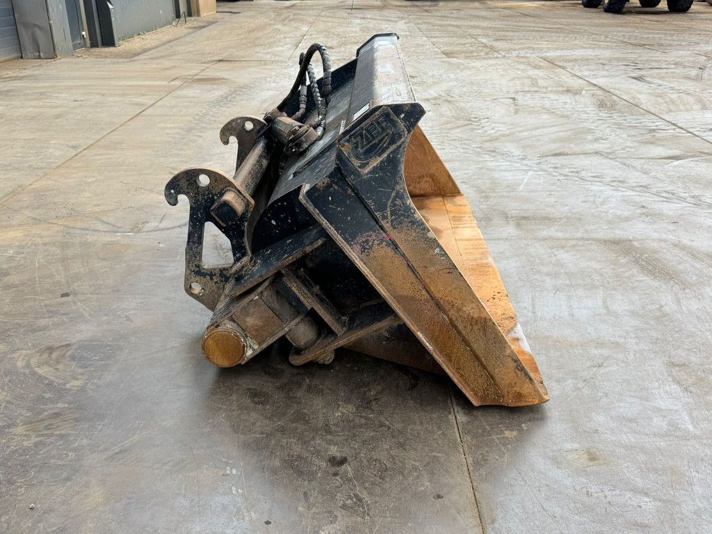 ZFE Side-Tilting bucket