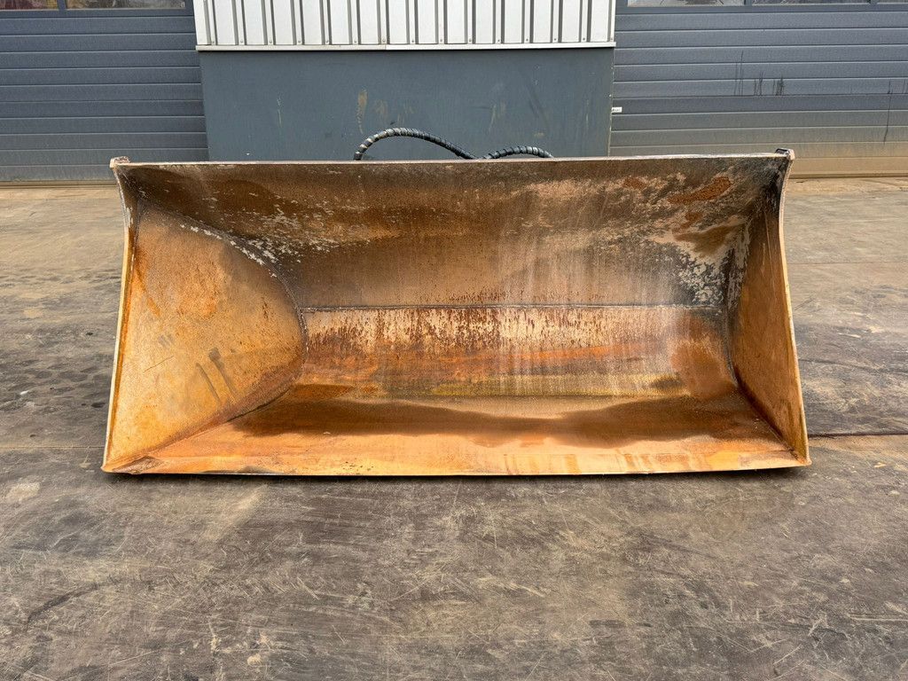 ZFE Side-Tilting bucket