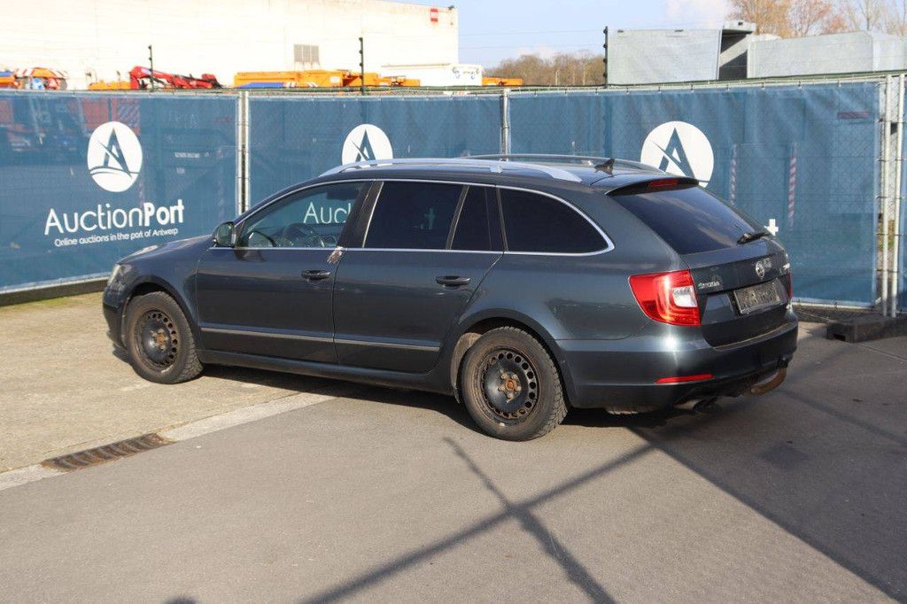 Pkw Skoda Superb Benzin 160 PS 2015 (Margin)