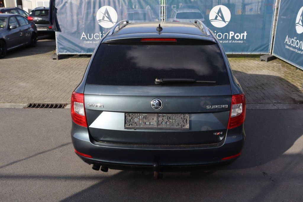 Pkw Skoda Superb Benzin 160 PS 2015 (Margin)