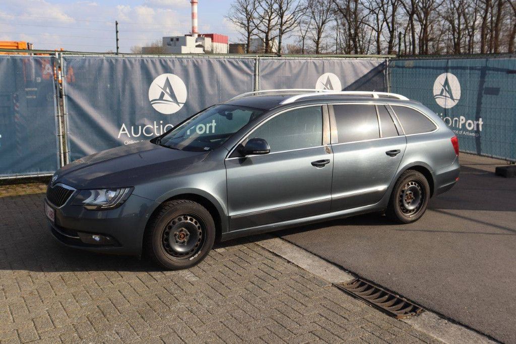 Pkw Skoda Superb Benzin 160 PS 2015 (Margin)