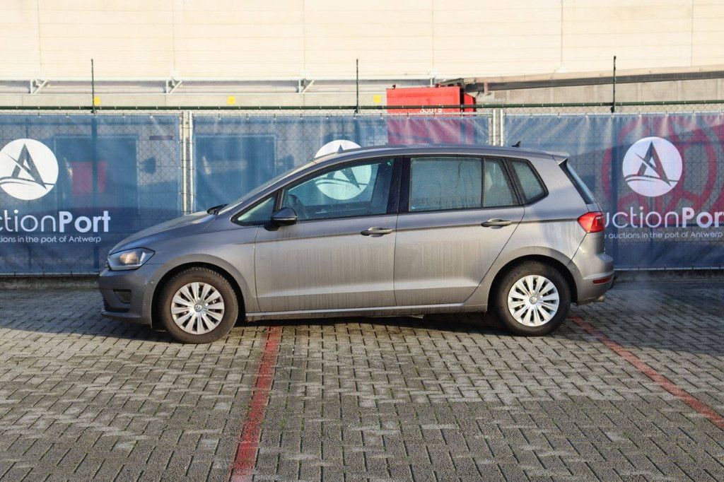 Passenger car Volkswagen Golf TSI BLUEMOTION Petrol 110hp 2016 (Margin)