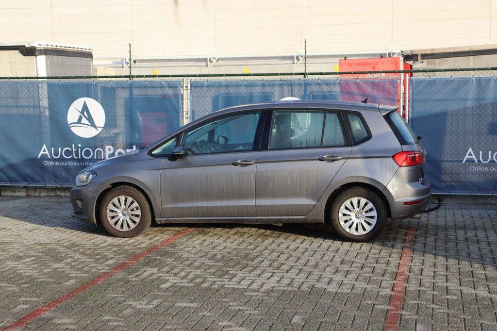 Passenger car Volkswagen Golf TSI BLUEMOTION Petrol 110hp 2016 (Margin)