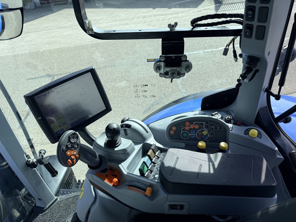 New Holland T7.270 AC Stage V