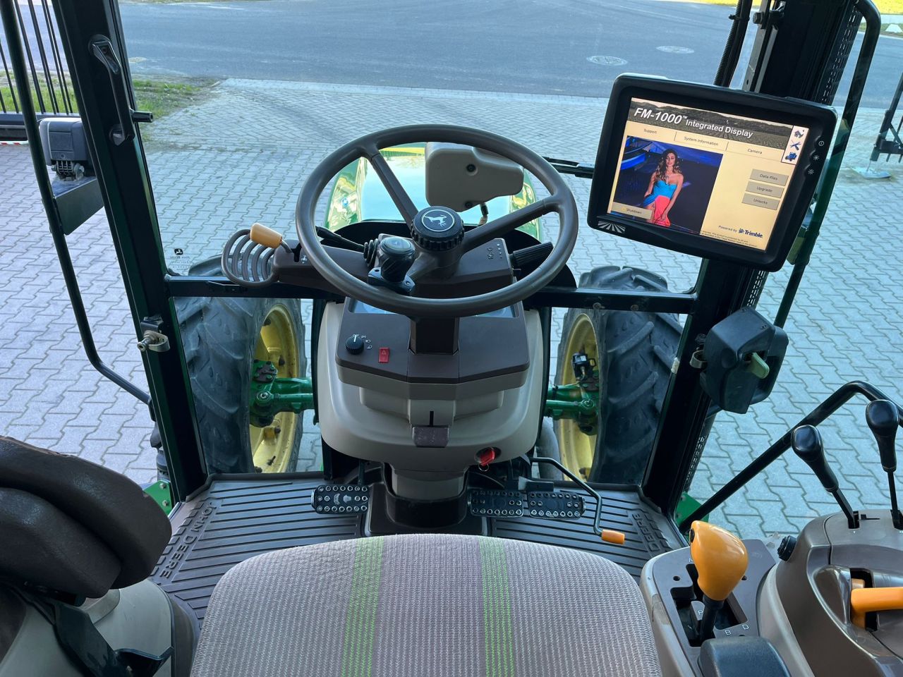 John Deere 5820 gps