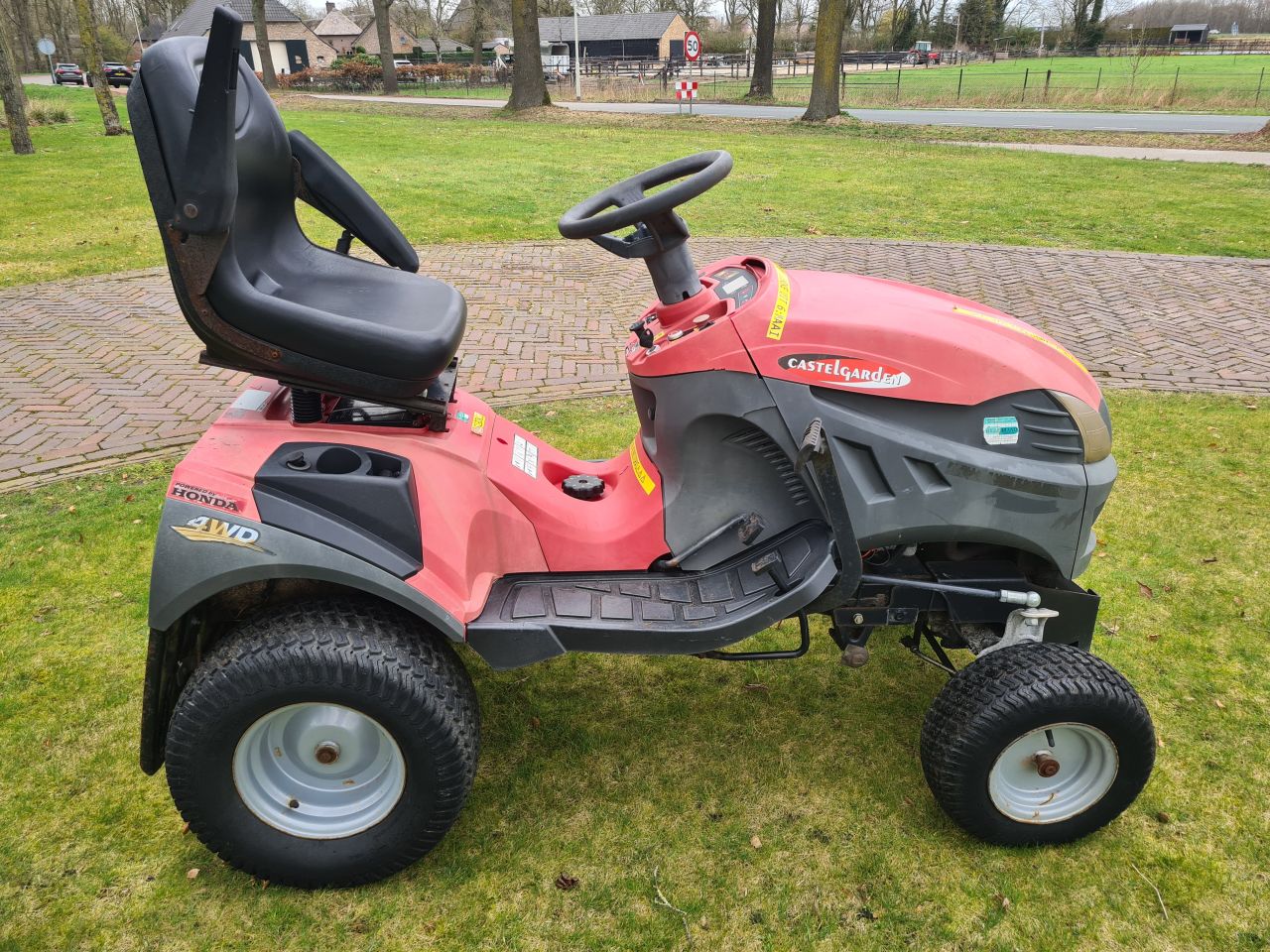 Castelgarden 4 WD 4x4 honda GXV 660 motor tuintrekker.