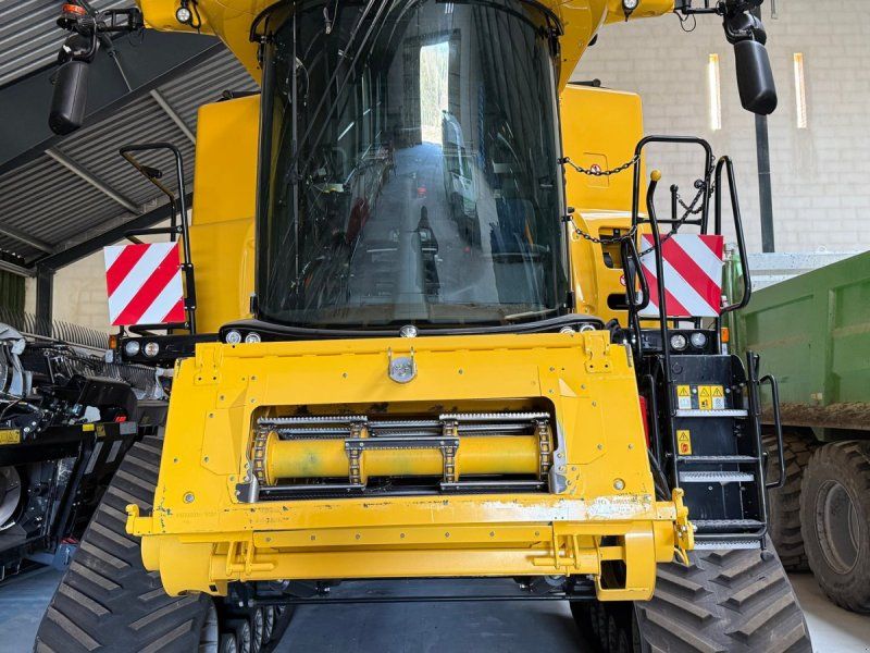 New Holland CR10.90 + 45” MacDon FD245