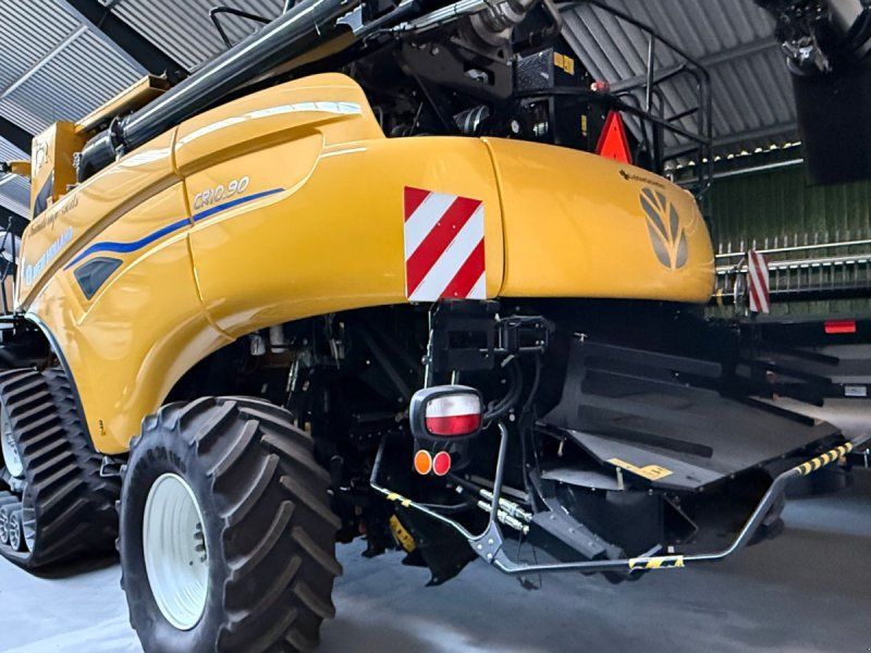 New Holland CR10.90 + 45” MacDon FD245