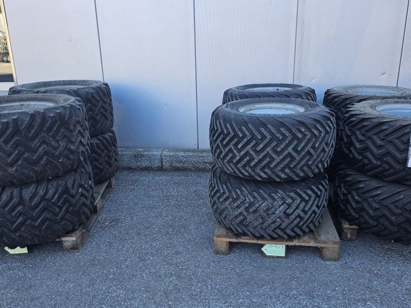 31x15.5x15  33x15.5x15  425x55r17