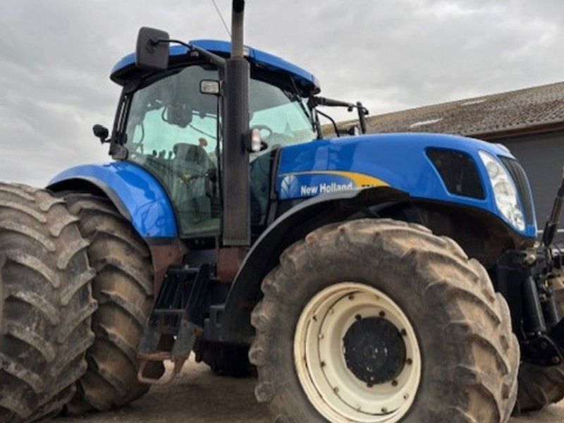 New Holland T7050