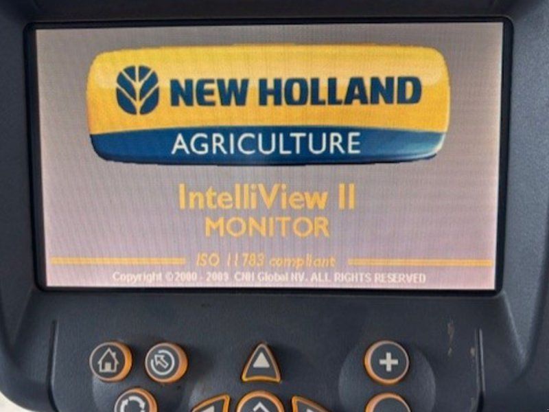 New Holland T7050