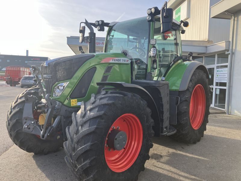 Fendt 718 VARIO S4 PROFI