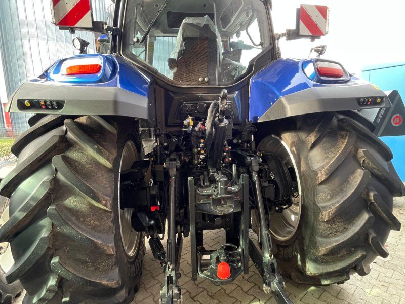 New Holland t7.245
