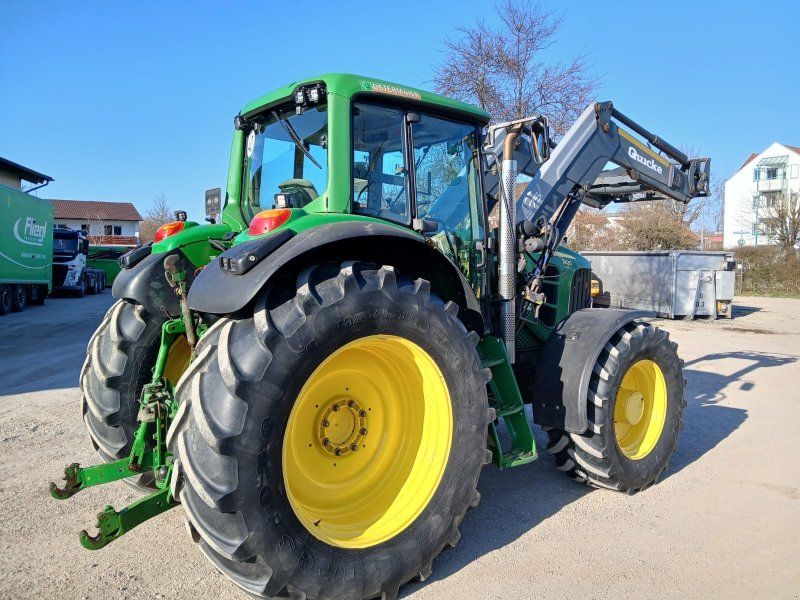 John Deere 7430