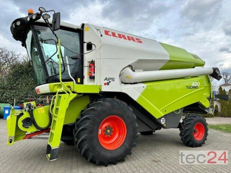 Claas Tucano 420 mit Vario 540